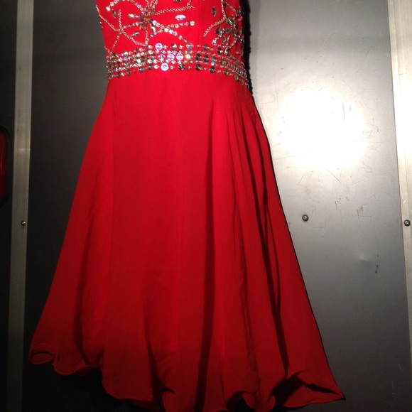 SEQUENCED SHORT FORMAL GOWN - Picture 2 of 6